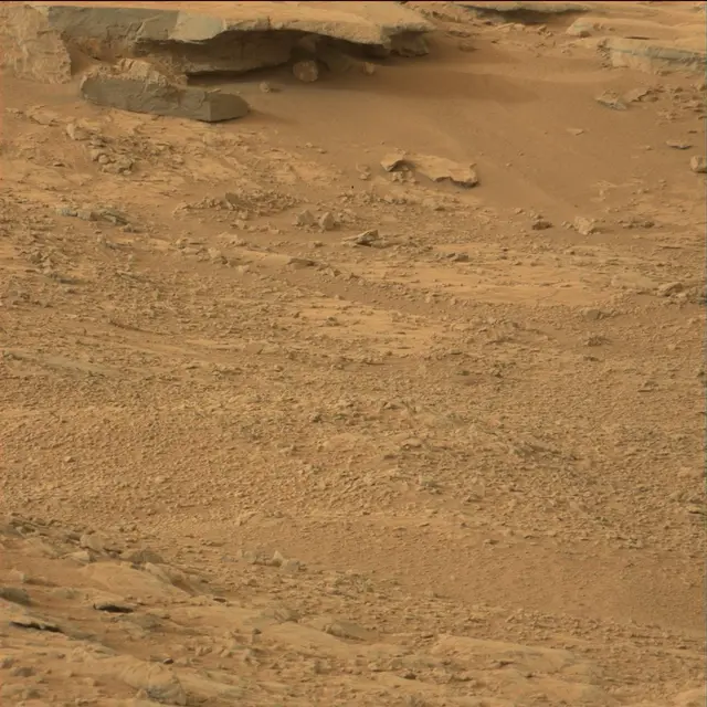 Sol 109: Mast Camera (Mastcam)