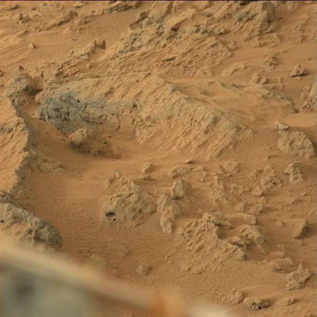 Sol 109: Mast Camera (Mastcam)