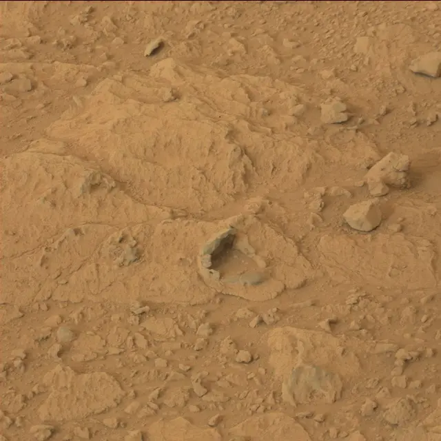 Sol 109: Mast Camera (Mastcam)