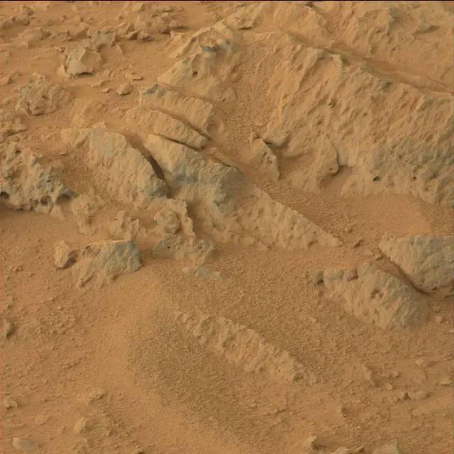 Sol 109: Mast Camera (Mastcam)