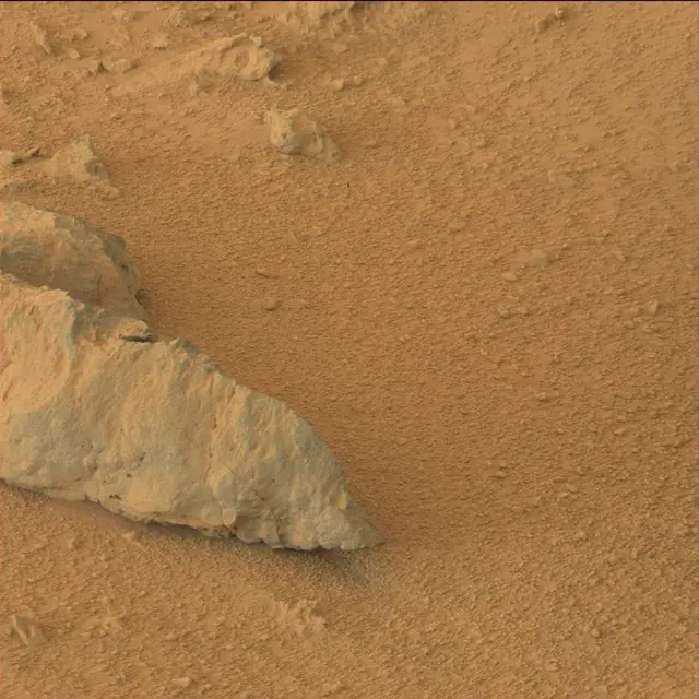 Sol 109: Mast Camera (Mastcam)