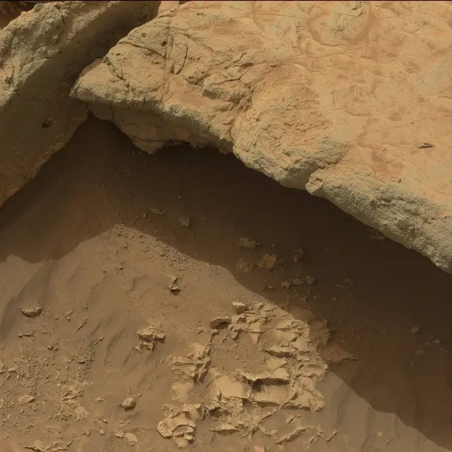 Sol 130: Mast Camera (Mastcam)