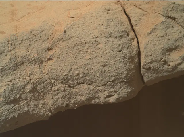 Sol 132: Mars Hand Lens Imager (MAHLI)