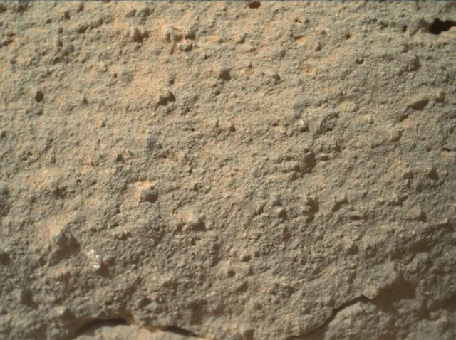 Sol 132: Mars Hand Lens Imager (MAHLI)