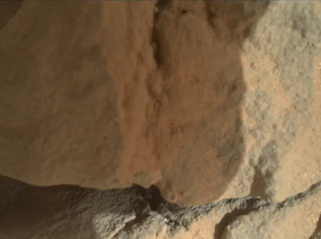 Sol 132: Mars Hand Lens Imager (MAHLI)