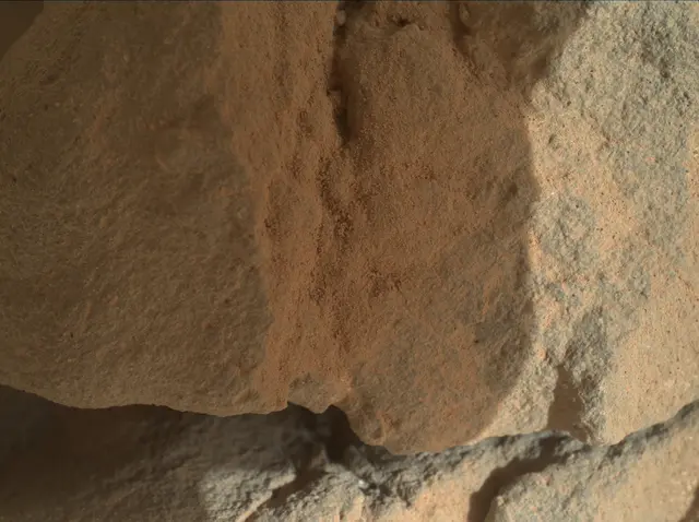 Sol 132: Mars Hand Lens Imager (MAHLI)