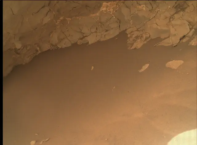Sol 132: Mars Hand Lens Imager (MAHLI)