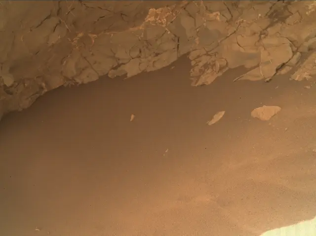 Sol 132: Mars Hand Lens Imager (MAHLI)