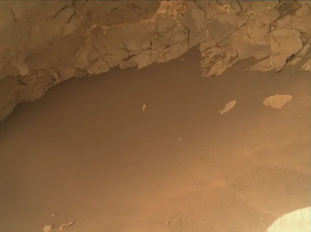 Sol 132: Mars Hand Lens Imager (MAHLI)