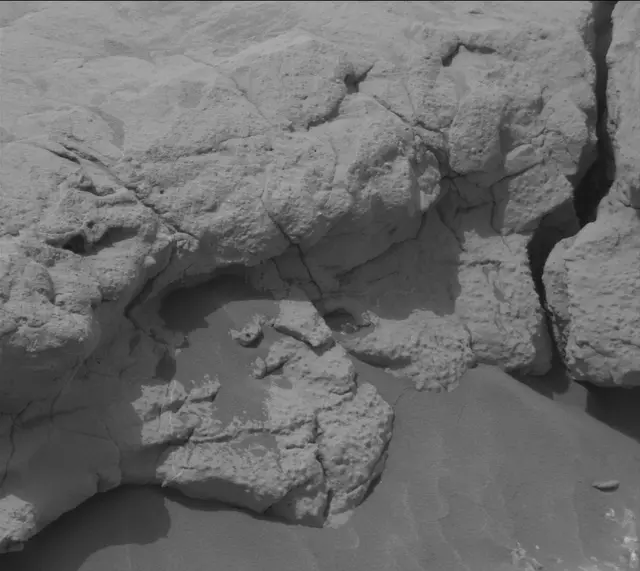 Sol 133: Mast Camera (Mastcam)