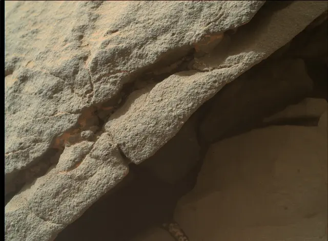 Sol 158: Mars Hand Lens Imager (MAHLI)