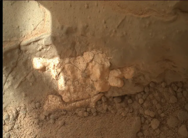 Sol 158: Mars Hand Lens Imager (MAHLI)