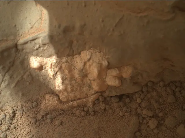 Sol 158: Mars Hand Lens Imager (MAHLI)