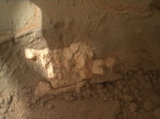 Sol 158: Mars Hand Lens Imager (MAHLI)