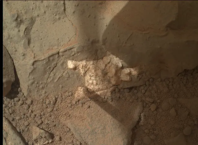 Sol 158: Mars Hand Lens Imager (MAHLI)