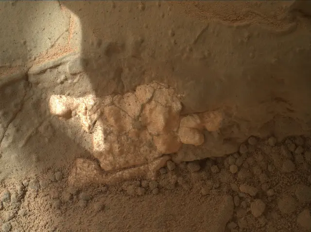 Sol 158: Mars Hand Lens Imager (MAHLI)