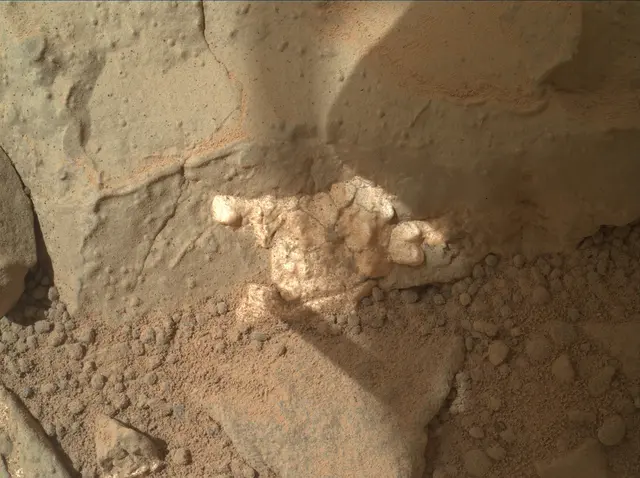 Sol 158: Mars Hand Lens Imager (MAHLI)