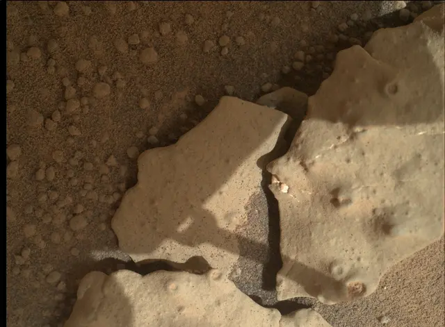 Sol 159: Mars Hand Lens Imager (MAHLI)