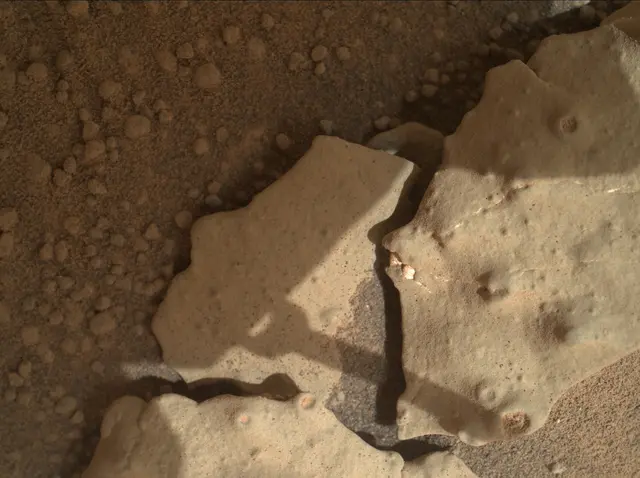 Sol 159: Mars Hand Lens Imager (MAHLI)