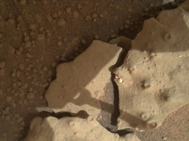 Sol 159: Mars Hand Lens Imager (MAHLI)