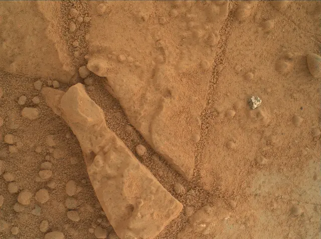 Sol 162: Mars Hand Lens Imager (MAHLI)