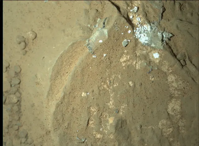 Sol 165: Mars Hand Lens Imager (MAHLI)