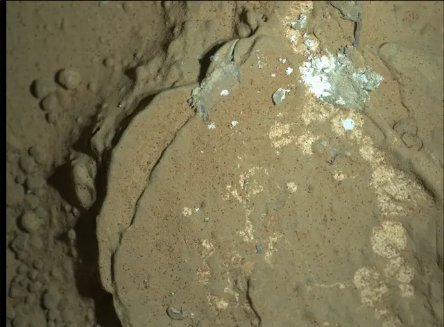 Sol 165: Mars Hand Lens Imager (MAHLI)