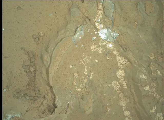 Sol 165: Mars Hand Lens Imager (MAHLI)