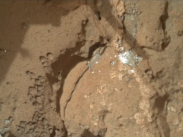 Sol 166: Mars Hand Lens Imager (MAHLI)
