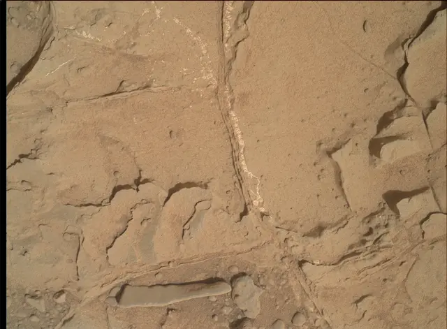 Sol 173: Mars Hand Lens Imager (MAHLI)