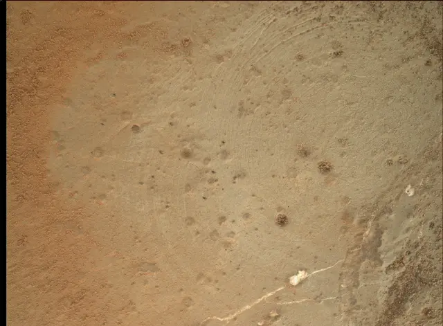 Sol 173: Mars Hand Lens Imager (MAHLI)