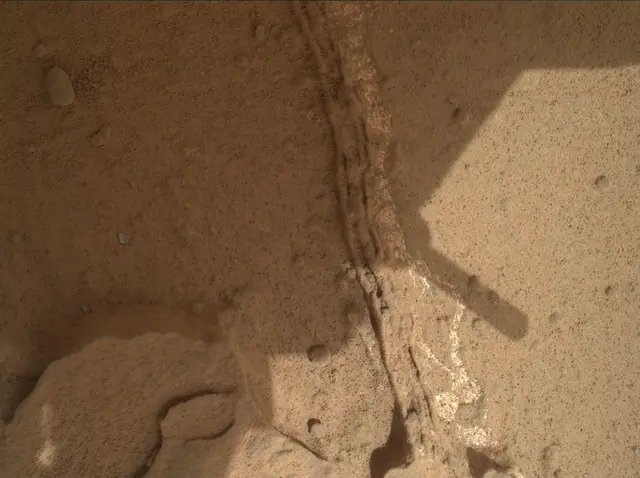 Sol 173: Mars Hand Lens Imager (MAHLI)