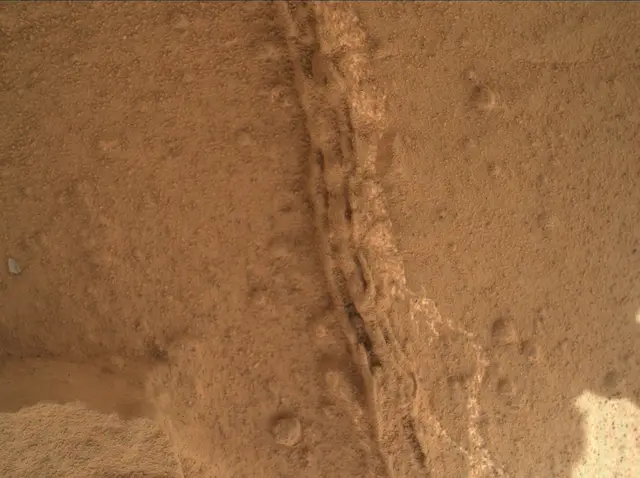 Sol 173: Mars Hand Lens Imager (MAHLI)
