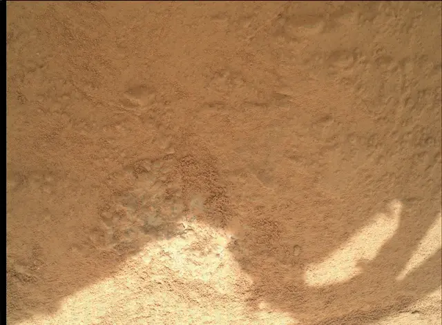 Sol 174: Mars Hand Lens Imager (MAHLI)