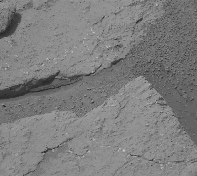 Sol 176: Mast Camera (Mastcam)