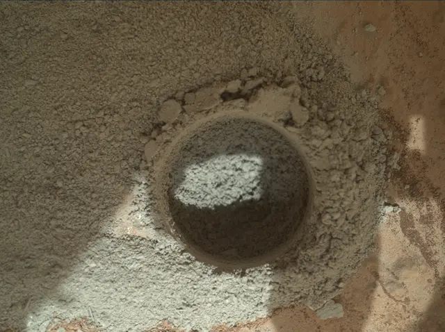 Sol 180: Mars Hand Lens Imager (MAHLI)
