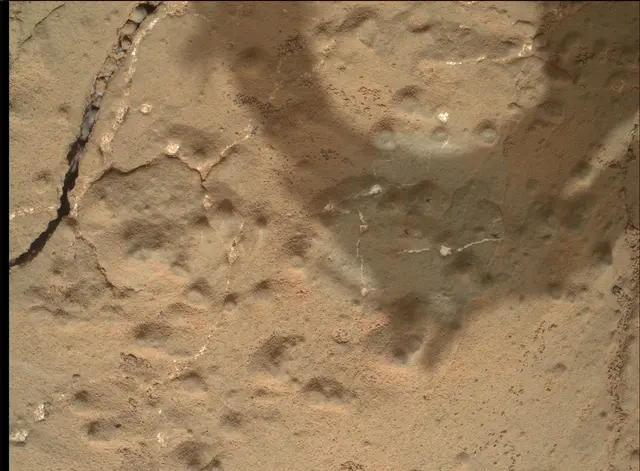 Sol 181: Mars Hand Lens Imager (MAHLI)