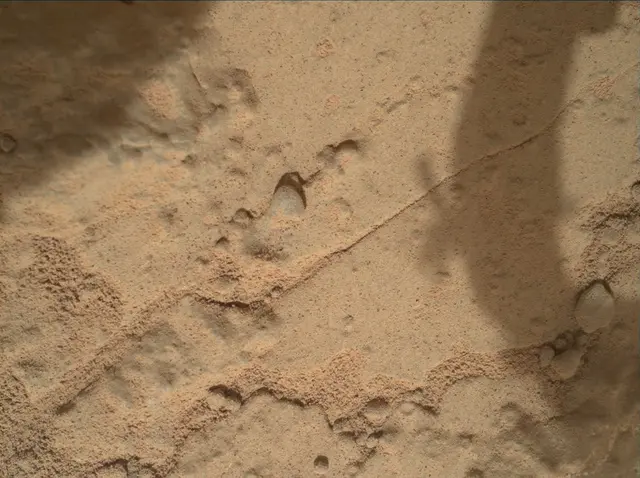 Sol 181: Mars Hand Lens Imager (MAHLI)