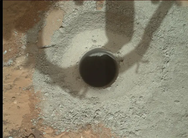 Sol 182: Mars Hand Lens Imager (MAHLI)