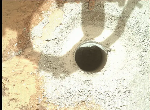 Sol 182: Mars Hand Lens Imager (MAHLI)