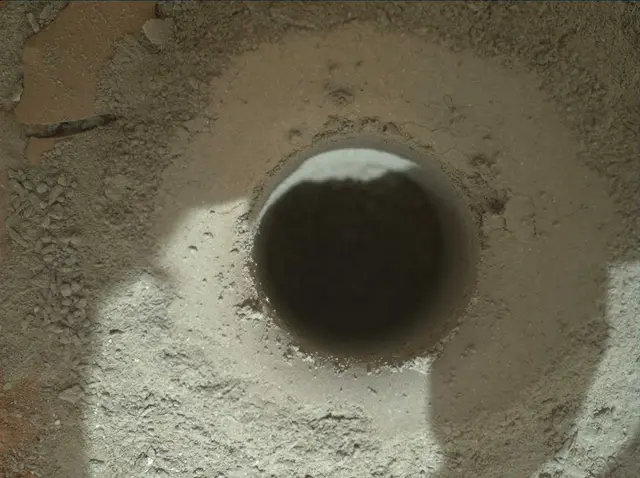 Sol 182: Mars Hand Lens Imager (MAHLI)