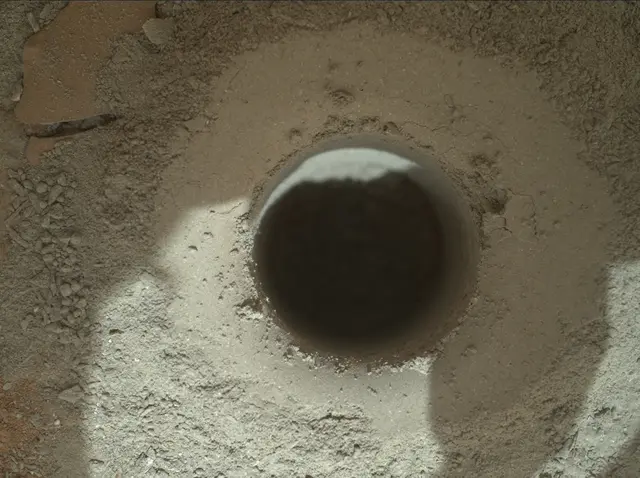 Sol 182: Mars Hand Lens Imager (MAHLI)