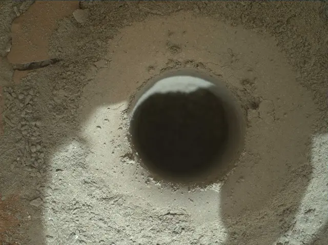 Sol 182: Mars Hand Lens Imager (MAHLI)