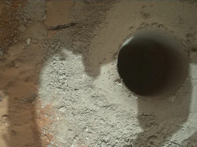 Sol 182: Mars Hand Lens Imager (MAHLI)