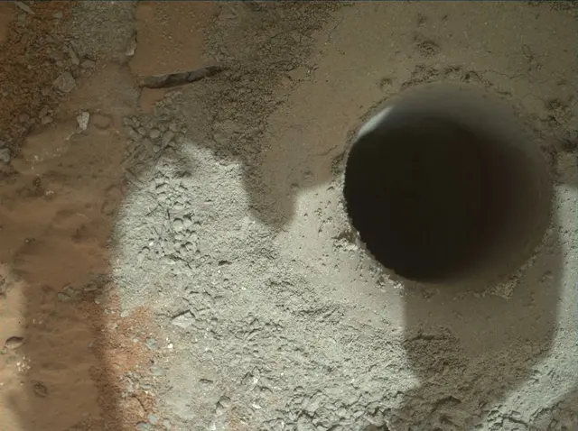 Sol 182: Mars Hand Lens Imager (MAHLI)