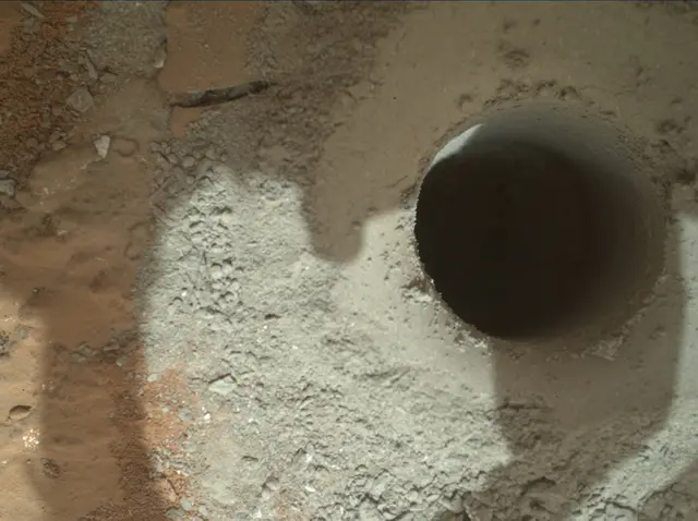Sol 182: Mars Hand Lens Imager (MAHLI)