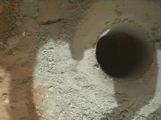 Sol 182: Mars Hand Lens Imager (MAHLI)