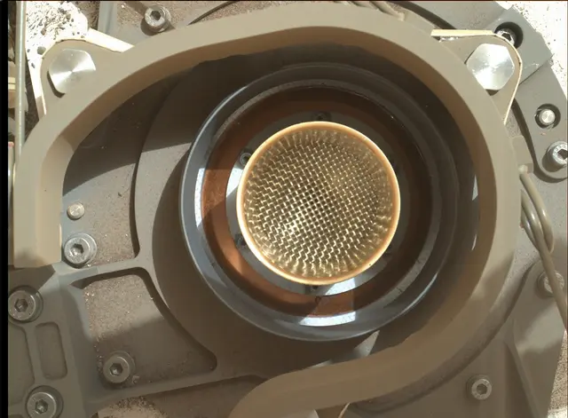 Sol 195: Mars Hand Lens Imager (MAHLI)