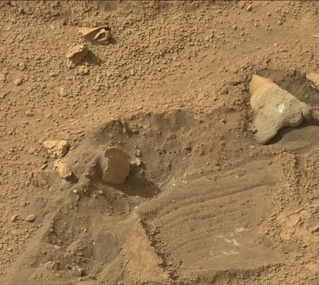 Sol 199: Mast Camera (Mastcam)