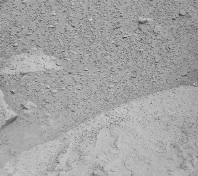 Sol 200: Mast Camera (Mastcam)
